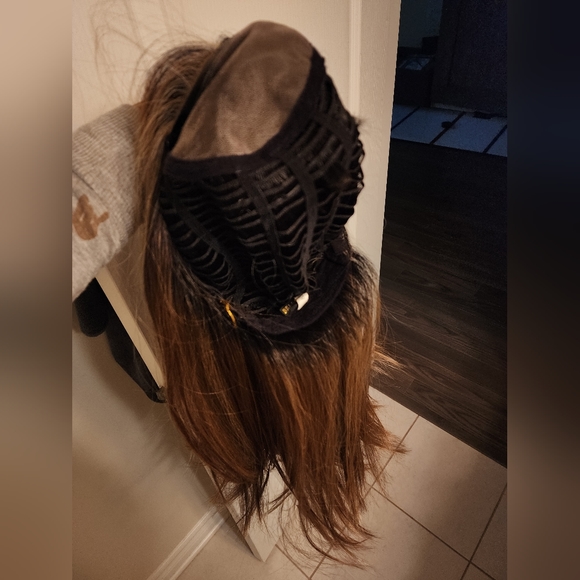 Brand new with tags. Belle Tress Dolce & Dolce 23". Mocha with Cream. - Picture 4 of 4